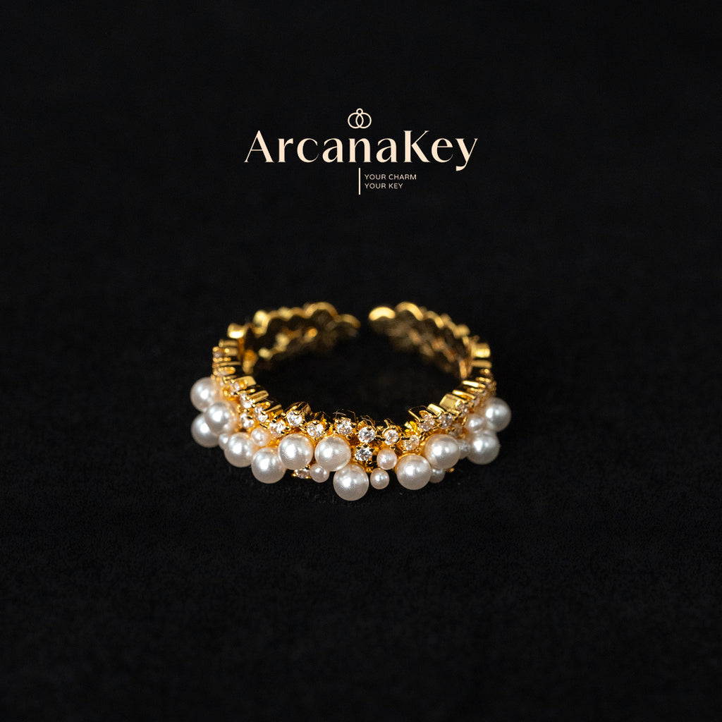 French-style popcorn open ring with elegant vibe