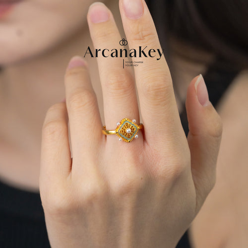 Baroque-style open ring with Ruyi-inspired shape and vintage metallic finish