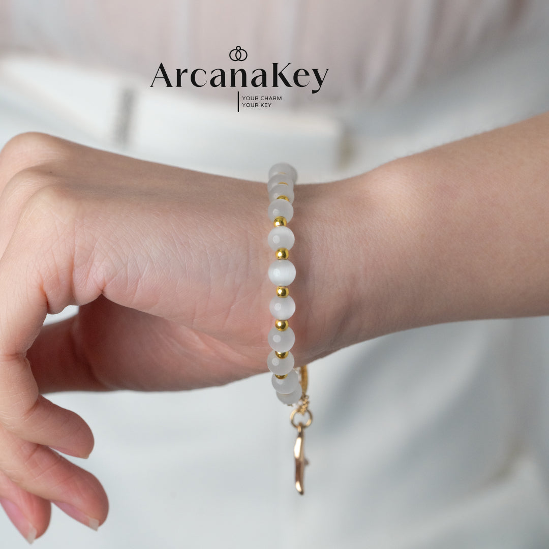 Dreamy Mermaid Tail Cat’s Eye Bracelet, Minimalist Beaded Style,