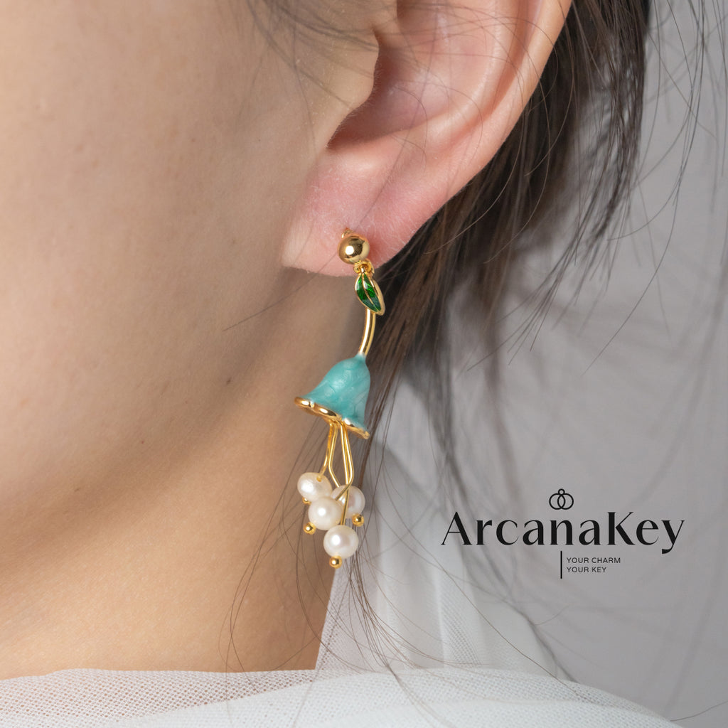 Elegant tassel earrings with floral design, soft and feminine, perfect for daily outfits
