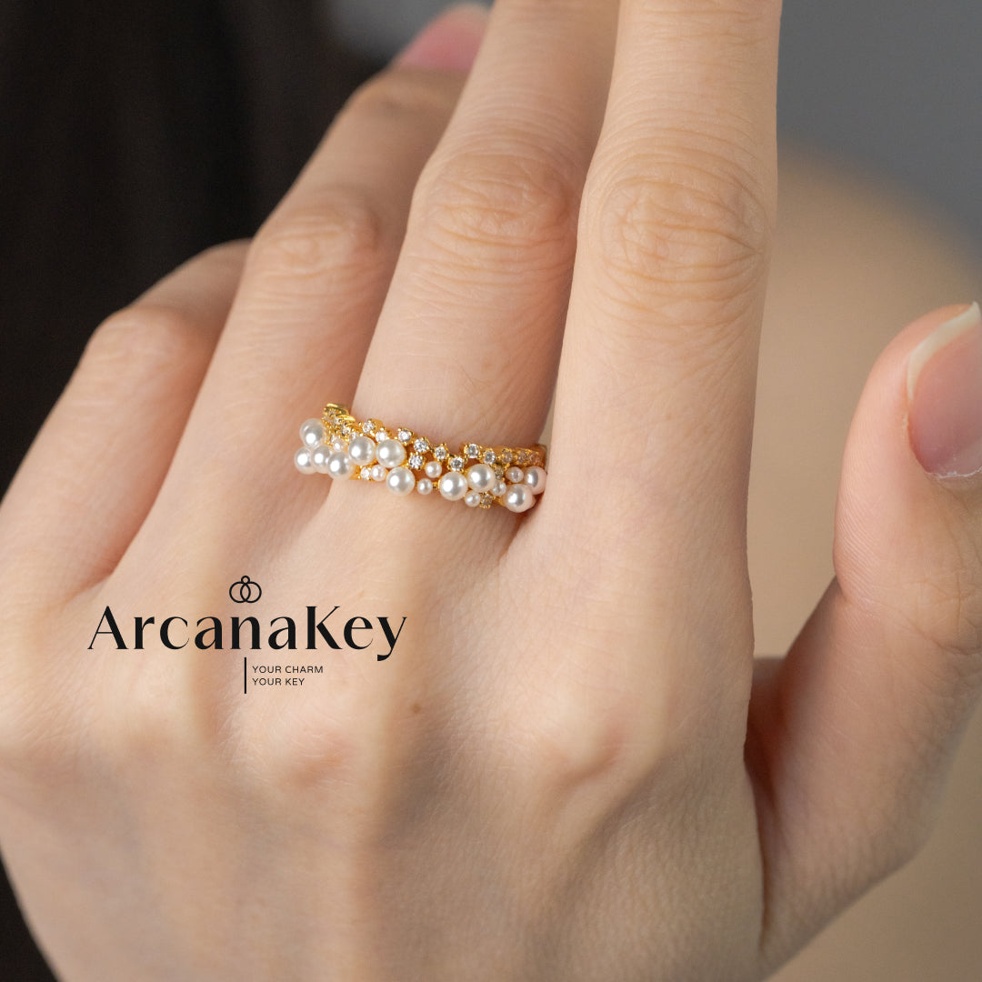 French-style popcorn open ring with elegant vibe