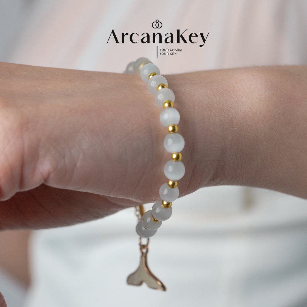 Dreamy Mermaid Tail Cat’s Eye Bracelet, Minimalist Beaded Style,