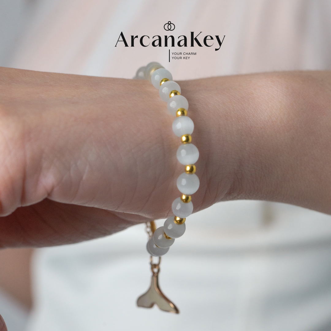 Dreamy Mermaid Tail Cat’s Eye Bracelet, Minimalist Beaded Style,