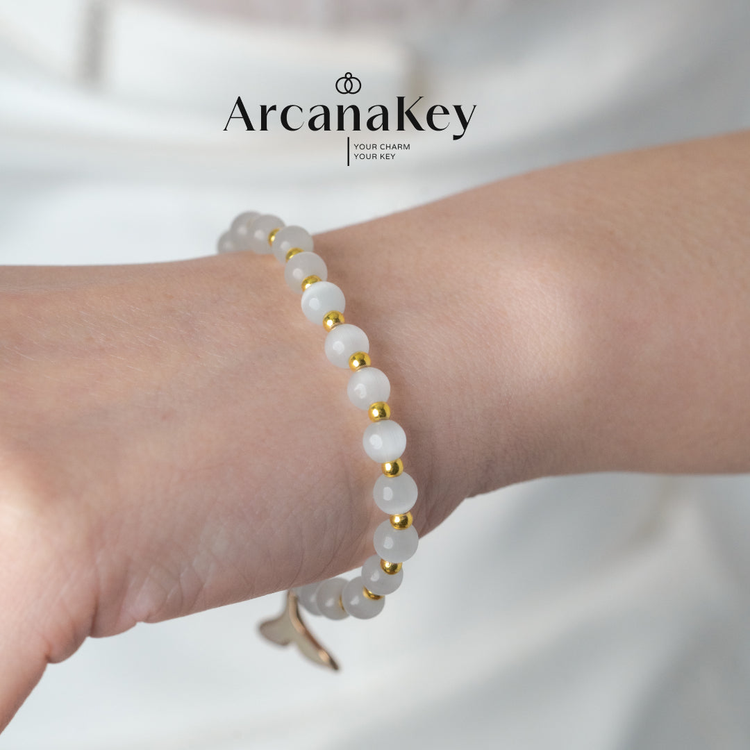 Dreamy Mermaid Tail Cat’s Eye Bracelet, Minimalist Beaded Style,