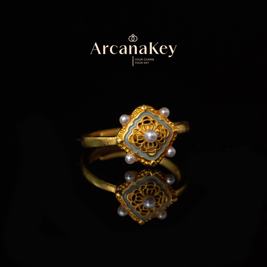 Baroque-style open ring with Ruyi-inspired shape and vintage metallic finish