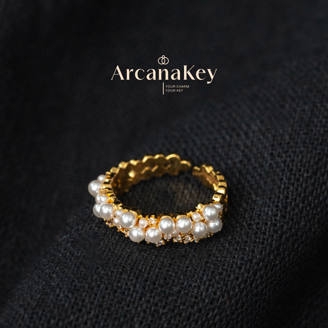 French-style popcorn open ring with elegant vibe