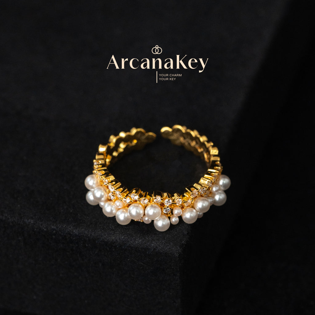 French-style popcorn open ring with elegant vibe