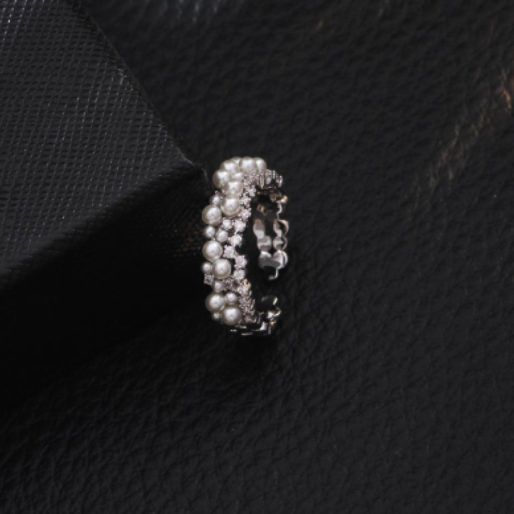French-style popcorn open ring with elegant vibe